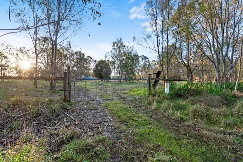 Spacious rural allotments63006980926465111