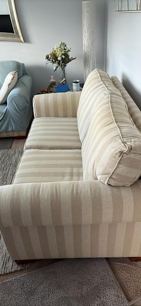 2 Seater lounge 62863379384577113