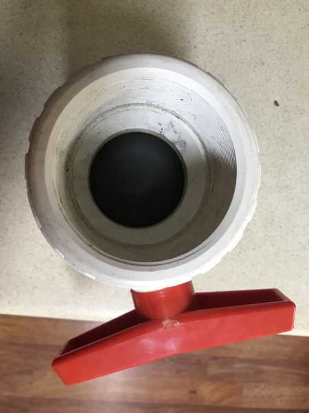 Plumbing connections and valve63011990646403112