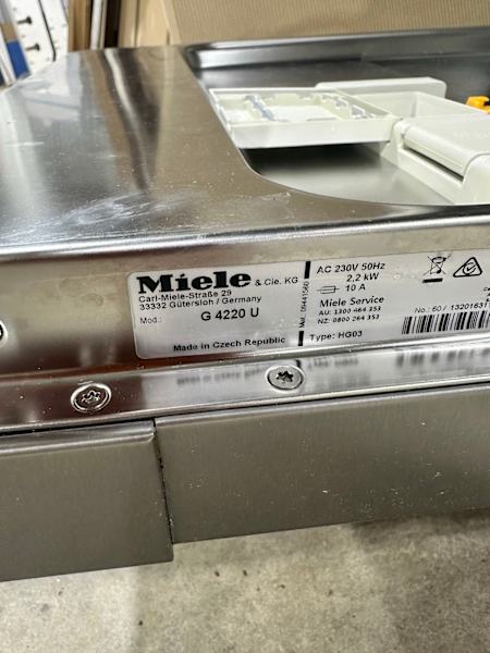 Miele Dishwasher free standing stainless steel 63020444392067112