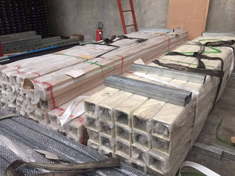 Galvanised Steel Fence Post with Cap 50x50 , 65x65 Color Powdercoated 63008980079875113
