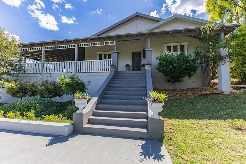 Elevated Elegance with Spectacular Views – High-End Location in Parkes!62929683568641113