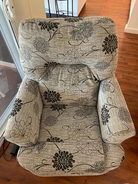 Electric recliner / lift chair - Grey/Black Floral Fabric - $400 ono628633698663701113