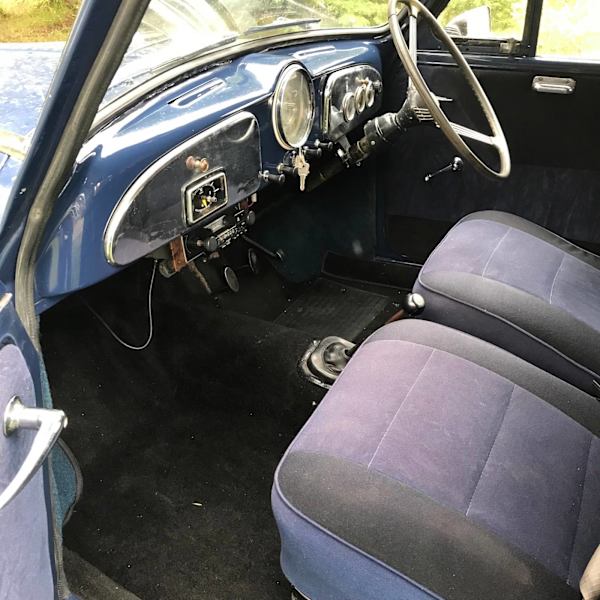 Morris Minor 1100 Panel Van 196262936654569858113