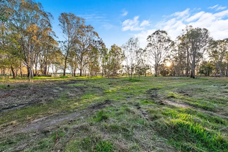 Spacious rural allotments63006980926465114