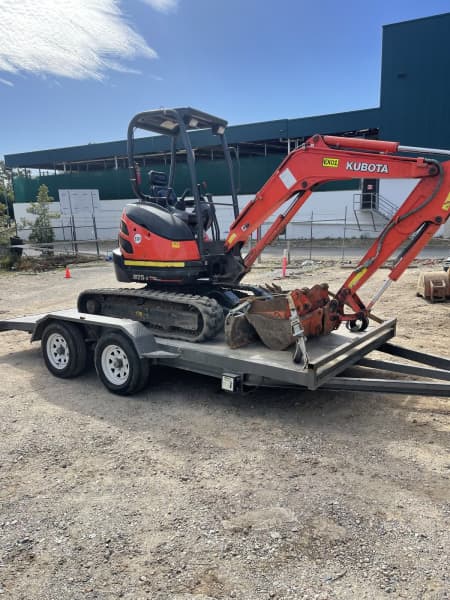 Kubota 2.5t excavator hire $250* p/d $1200 p/w on trailer630119913671691118