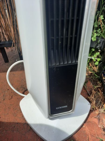 Ceramic heater Goldair brand 74cmH. fully functional. Manual control t63016061244162114