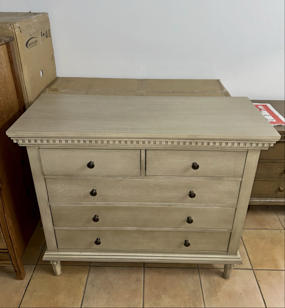 Chest of Drawers62863839553411112