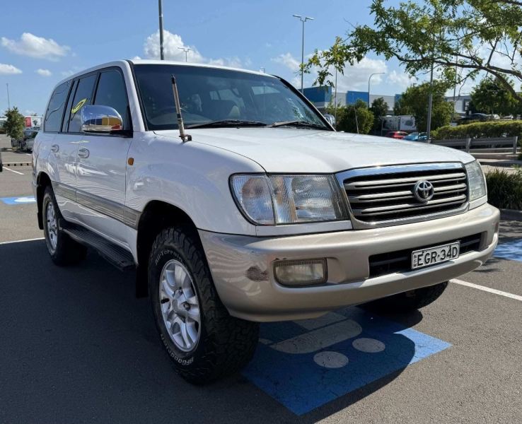 2002 TOYOTA LANDCRUISER SAHARA (4x4) 5 SP AUTOMATIC 4D WAGON62935688659713113