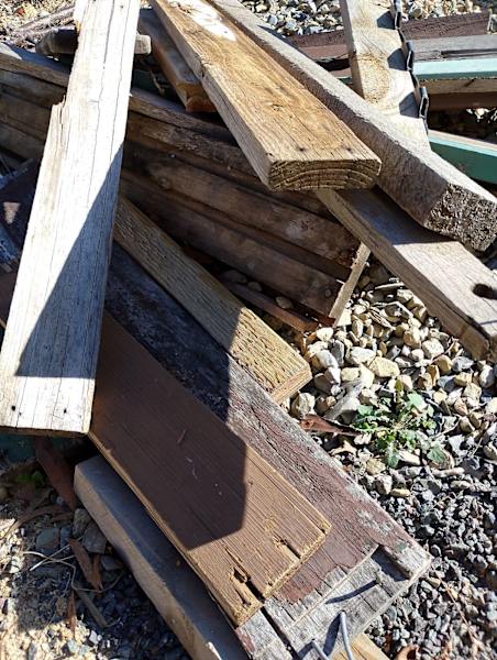 Various used timber and offcuts63011558755457112