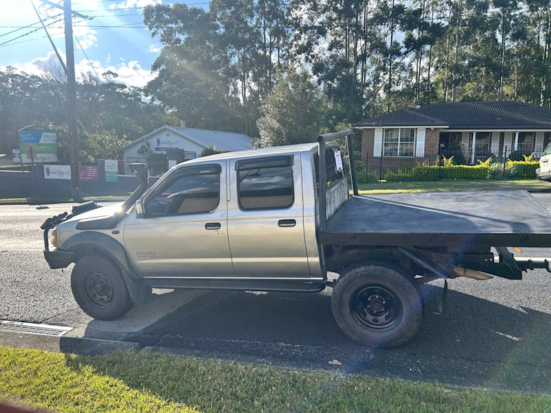 2006 Nissan Navara 4x4 D2262935687453699110