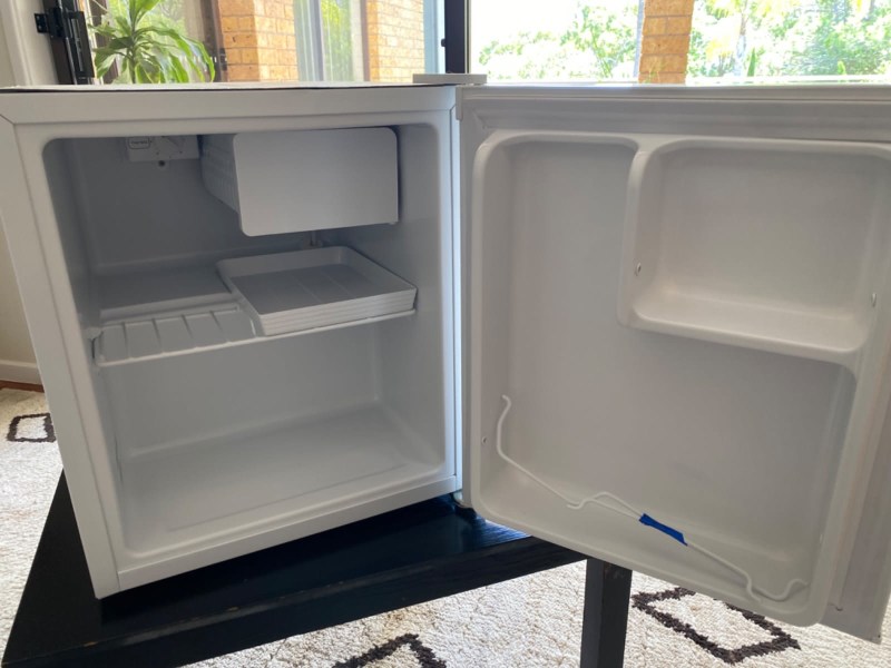 HISENSE BAR FRIDGE (New)63470143380994110
