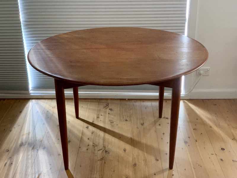 90 round dining table