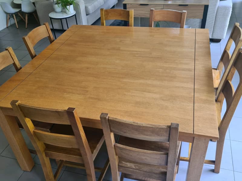 gumtree square dining table