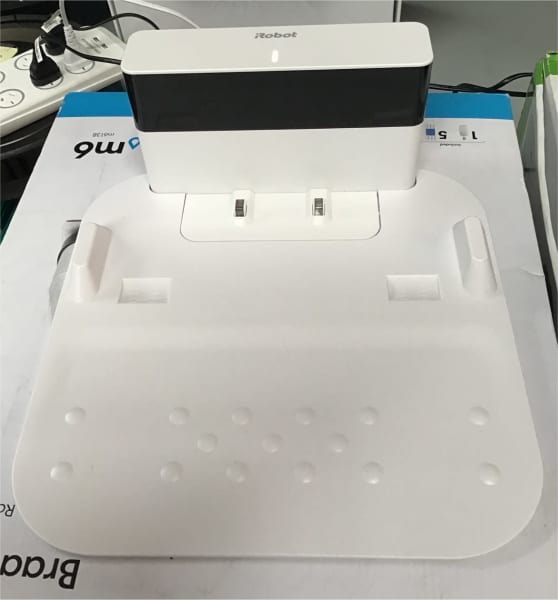 iRobot Braava Jet M6 Robot Mop Cleaner.63018619726595113