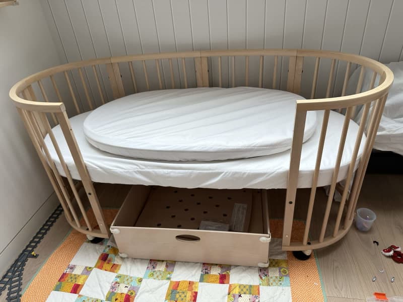 Gumtree cheap stokke cot