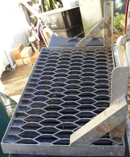Galvanised Heavy Duty Bracket Shelf Step63008656762881111