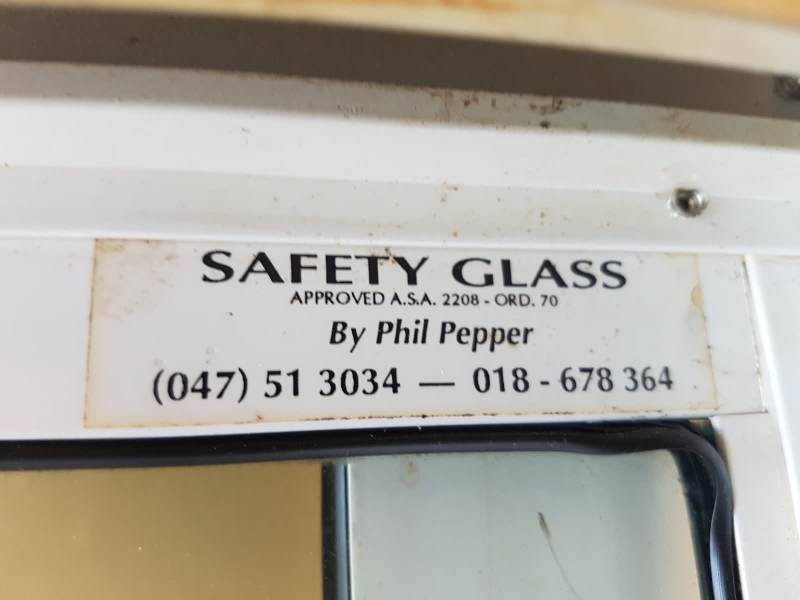 BEIGE ALUMINUM AND GLASS SHOWER SCREEN63440221750913111