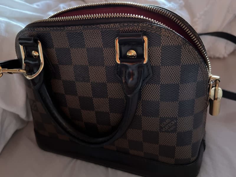 Louis Vuitton Medium Draw Style Gift Box With Pouch And Ribbon, Bags, Gumtree Australia Fairfield Area - St Johns Park