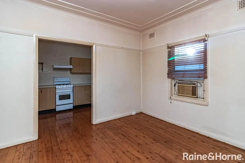 Charming Family Home in Prime Location with Modern Comforts63007596244353114