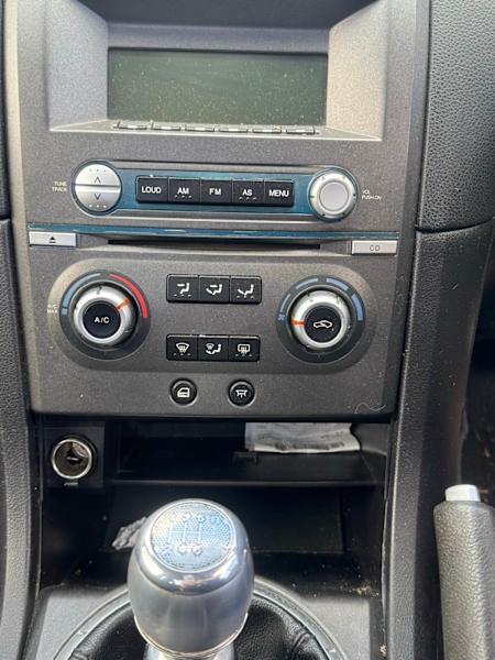 XR8 2005 Ute with lockable hardtop lid62933705999234115