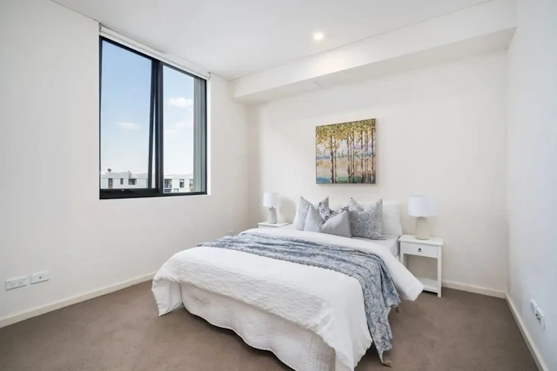 Two bedroom apartment with high ceiling and two car spaces63007636968834114