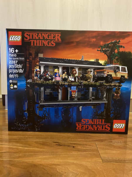 LEGO: Stranger Things The Upside Down - 2287 Pieces - [USED - OPEN BOX]  75810