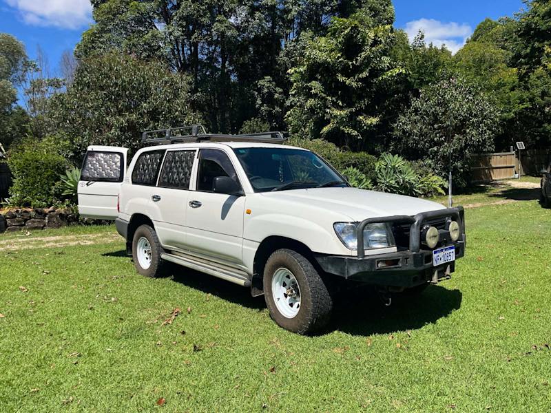2003 TOYOTA LANDCRUISER (4x4) 5 SP MANUAL 4x4 4D WAGON62886406696963110