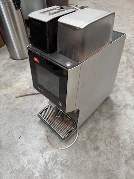 Melitta XT6 coffee machine for parts only 63014240608258113