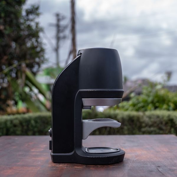 Used Black Puqpress Q2 Automatic Coffee Tamper – Excellent Condition 630208482880011120