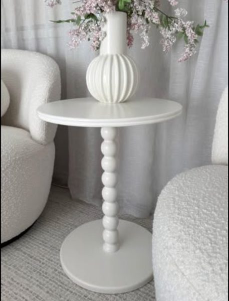 Timber Side Table, Metal Vase and FREE Plants628634087869461120