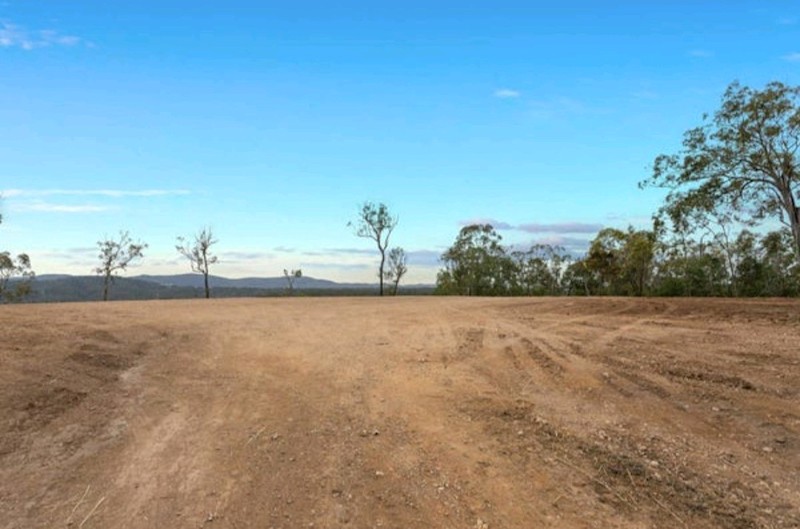 EARTHWORKS- Wet hire Excavators, Skidsteers, Tipper trucks 62863843439489113