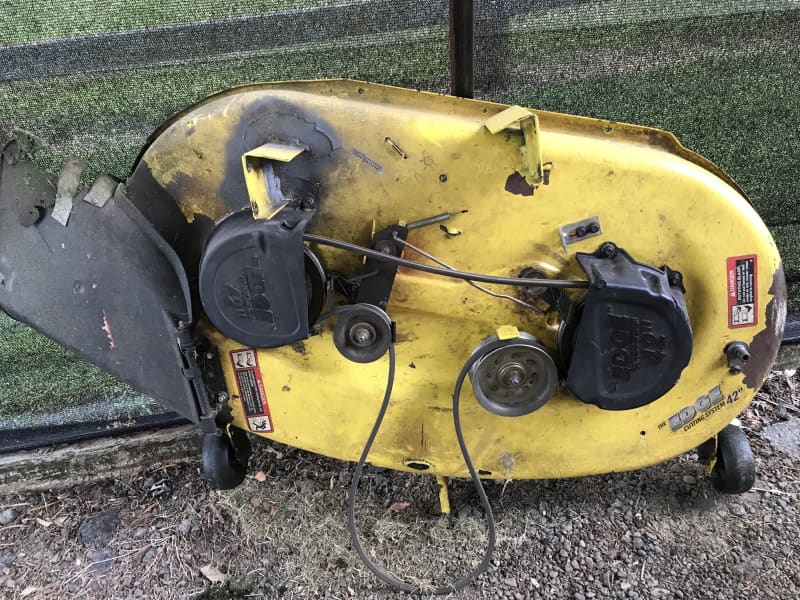 John deere cheap l118 mower deck