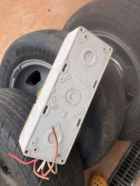 Clipsal 3 Phase Triple Elec Switch block $25. Melb63011991641474111