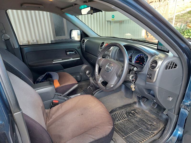 2009 ISUZU D-MAX LS (4x2) 5 SP MANUAL CREW CAB UTILITY, 5 seats TF62935687529730112