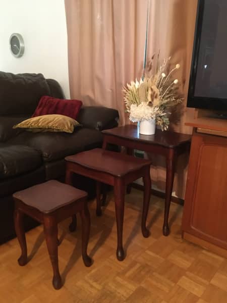 Nest of 4 Tables (Side / Lamp) Queen Anne style Very well made & solid62863379538178111