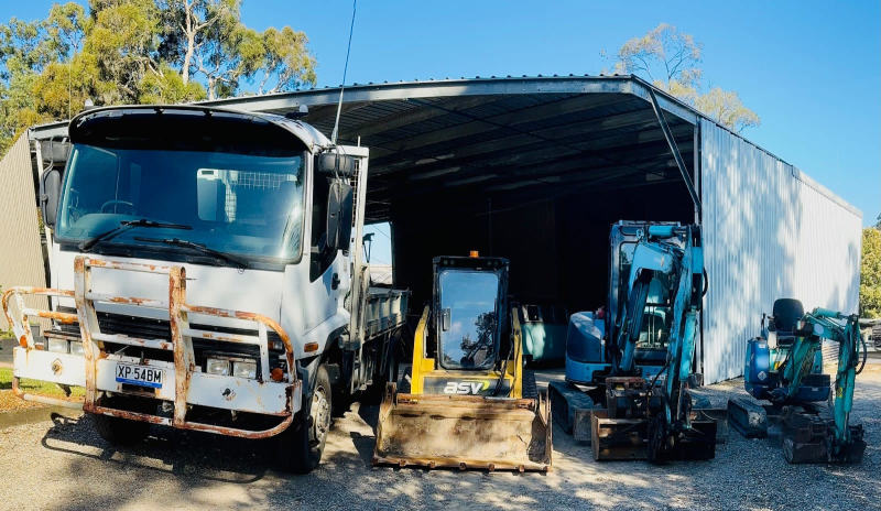 Excavator and Posi Track Hire with operator62863416978562110