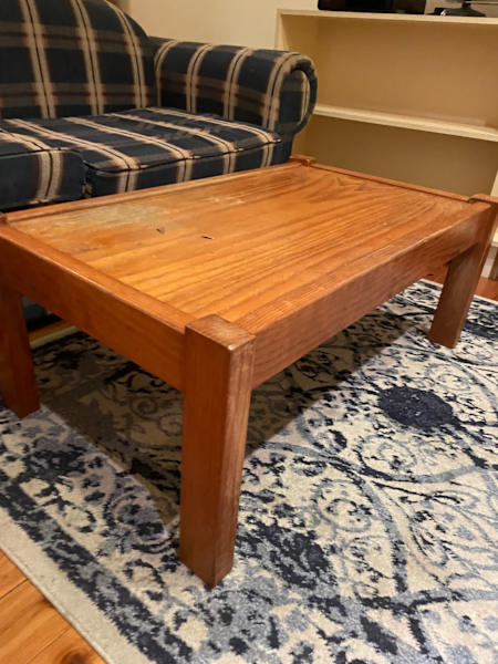 Coffee table62863381191681111