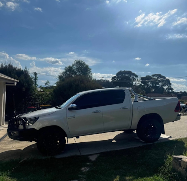 Toyota hilux62935682834305115