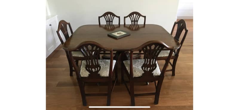 hepplewhite dining table and chairs