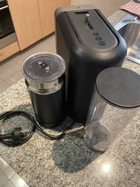 Nespresso Coffee Machine63012914923138112