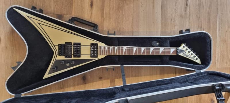 jackson flying v case