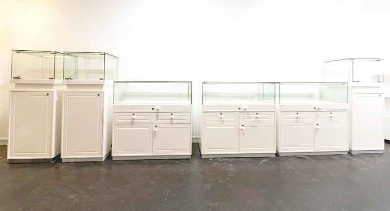 Display Kiosk 6 Shop Cabinets62863407468418111