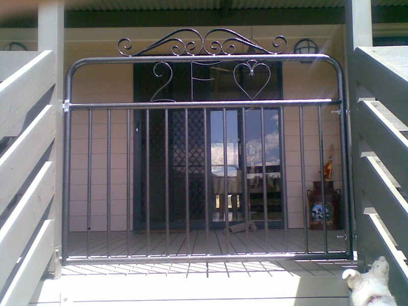 Call Pancho Aluminium gate fabricator62863842934915114