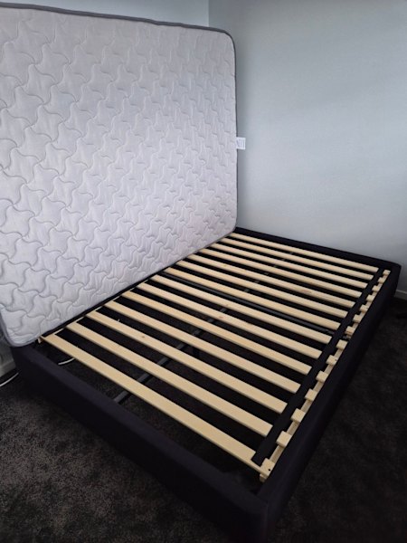 Double bed *almost new*62866849352067112