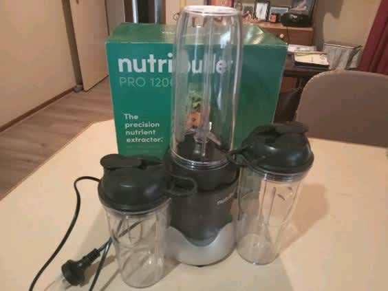 NUTRIBULLET PRO 900 ROSE GOLD ORIGINAL BOX MISSING ONE CUP AND