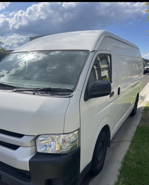 Vans For Rent 62936655568641114