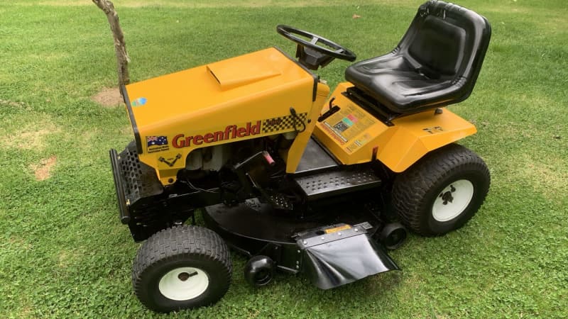 Greenfield ride on mower grass online catcher