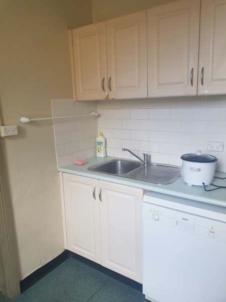 Private room opposite Harris Park train station63007596327425111