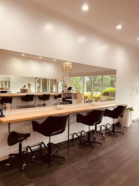 Hair dressing salon63438166469761114